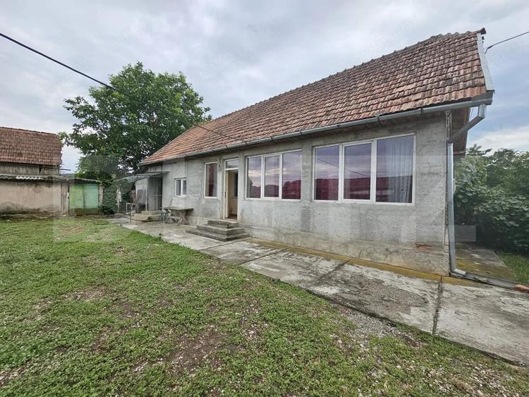 Casă cu 3 camere cu Teren 2698 Mp în Cistei