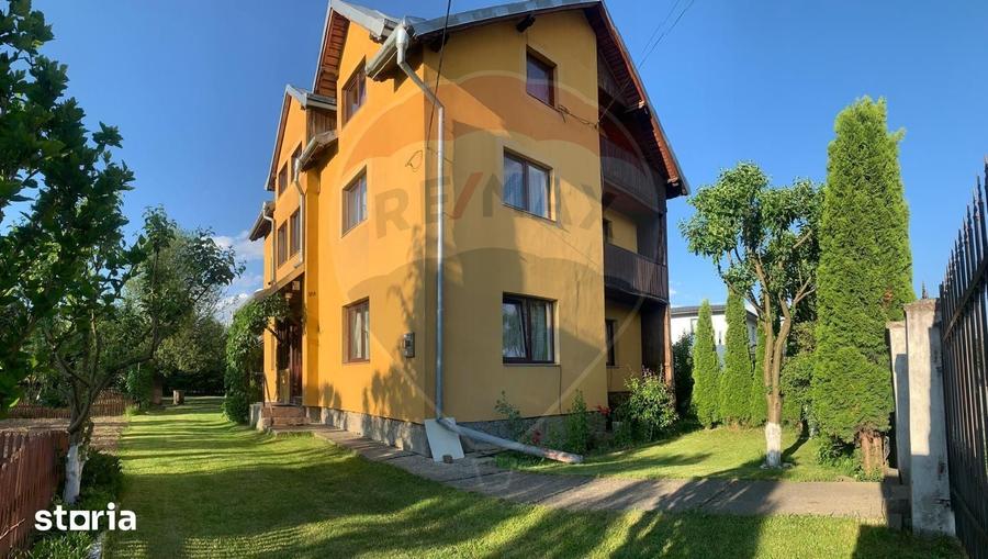 Casă cu Teren 861 Mp în Central