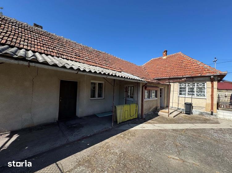 Casă cu 4 camere cu Teren 1440 Mp în Vetiș
