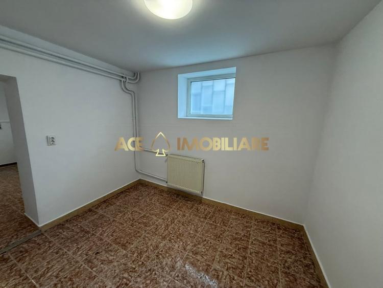 Casă individuală cu 5 camere cu Canalizare în Basarab