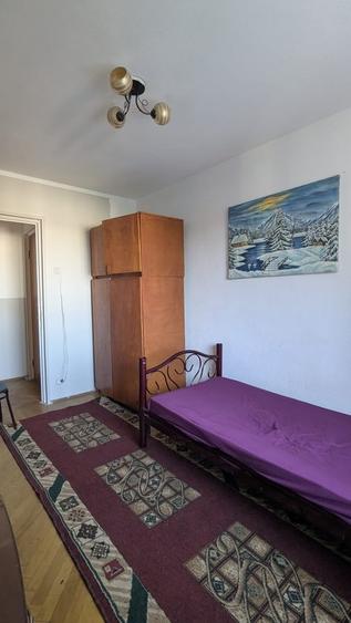 Apartament cu 3 camere semidecomandat în Dristor