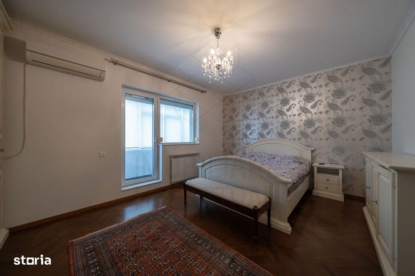 Casă cu 5 camere cu Canalizare în Herăstrău