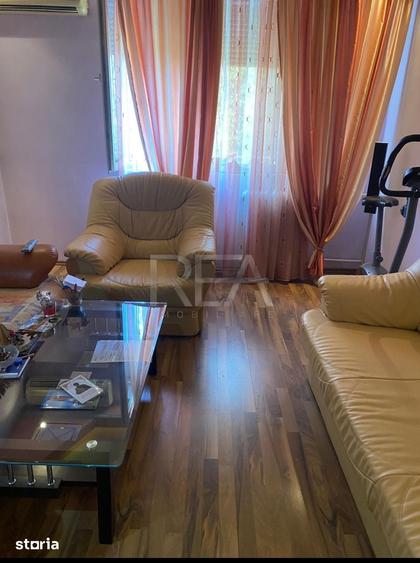 Apartament cu 3 camere semidecomandat în Centrul Civic