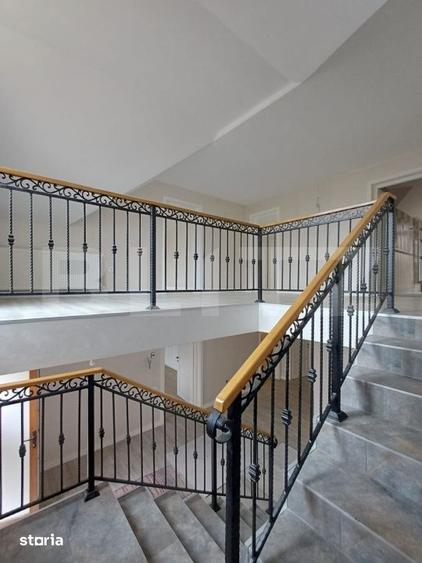 Casă cu 5 camere cu Teren 1590 Mp în Luna