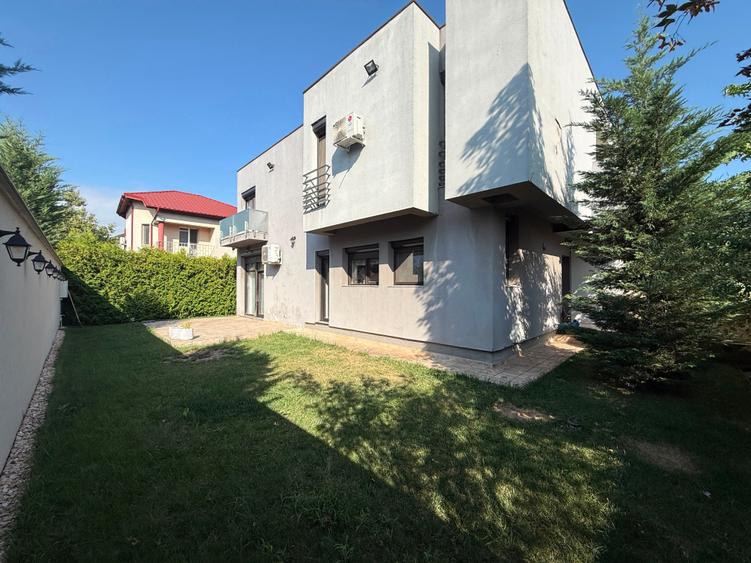 Casă individuală cu 4 camere cu Teren 500 Mp în Exterior Est