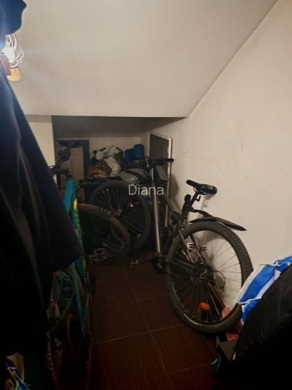 Vand apartament cu 2 camere