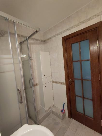 Apartament cu 3 camere decomandat, mobilat în Drumul Taberei
