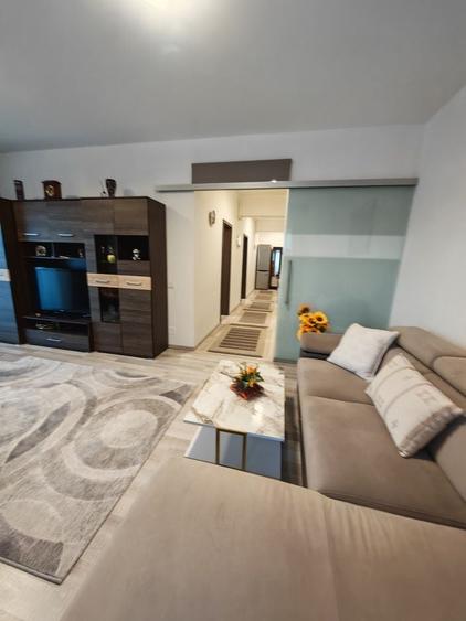Apartament cu 2 camere decomandat în Astra