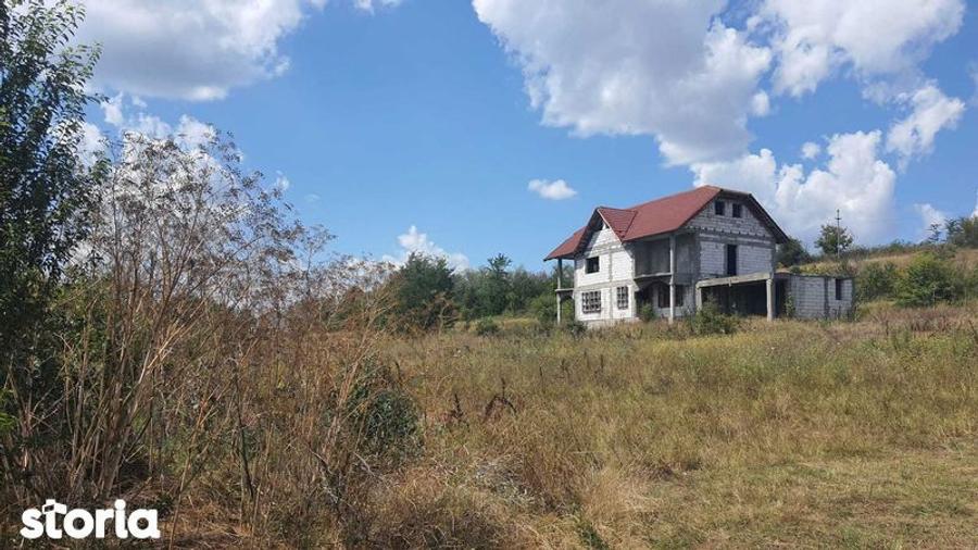 Teren de 2056 mp, în Central