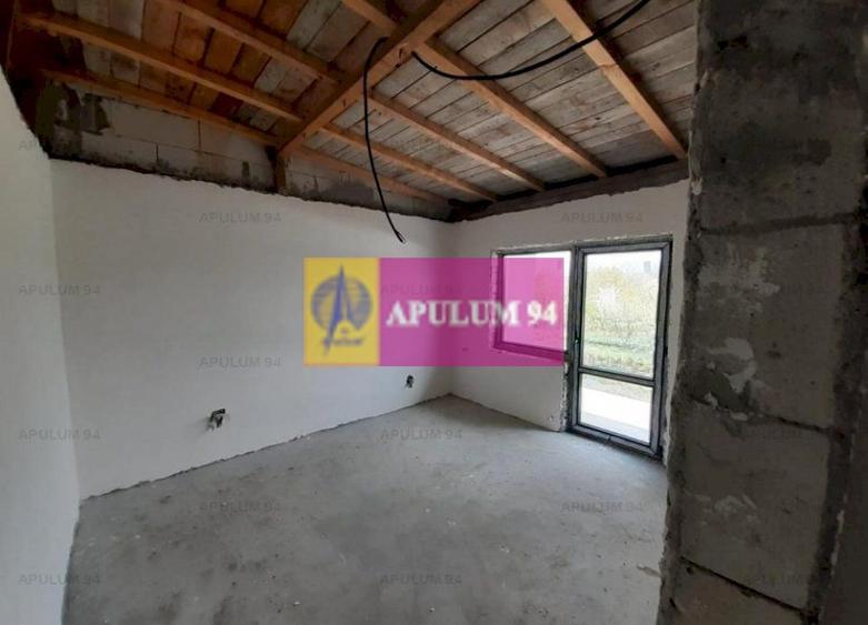 Casă individuală cu 4 camere decomandat cu Canalizare în 1 Decembrie