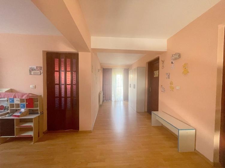 Casă individuală cu 5 camere cu Canalizare în Complex Studențesc