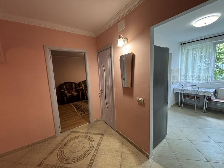 Apartament cu 4 camere decomandat, mobilat în Dristor