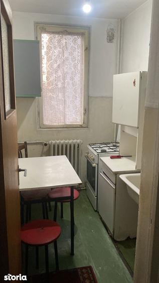 Apartament cu 4 camere în Militari