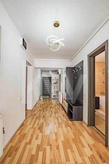 Apartament cu 3 camere decomandat, mobilat în Lupeni