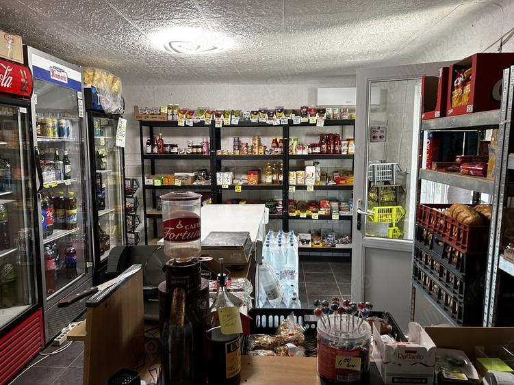 Casă cu 4 camere cu Teren 1070 Mp în Poiana