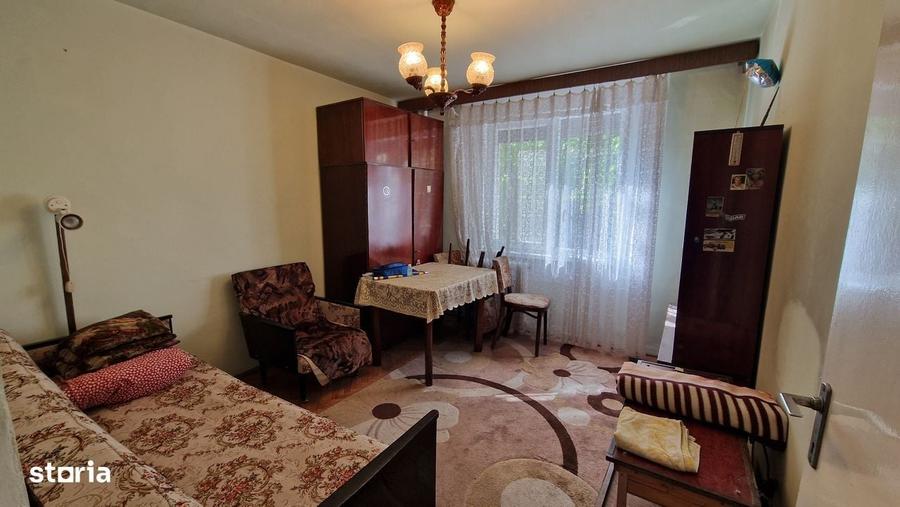 Apartament cu 3 camere decomandat în Dacia