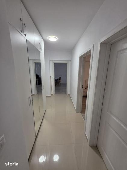 Apartament cu 3 camere decomandat în Rediu
