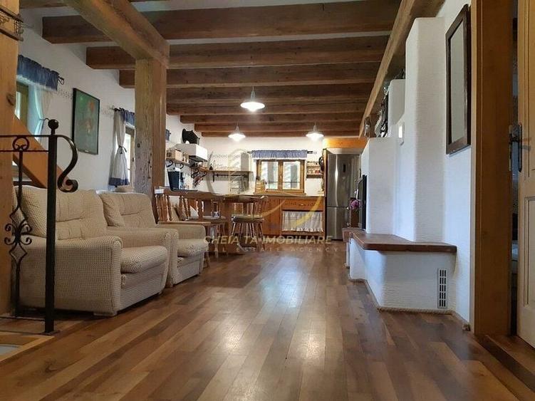 Casă cu 4 camere în Central