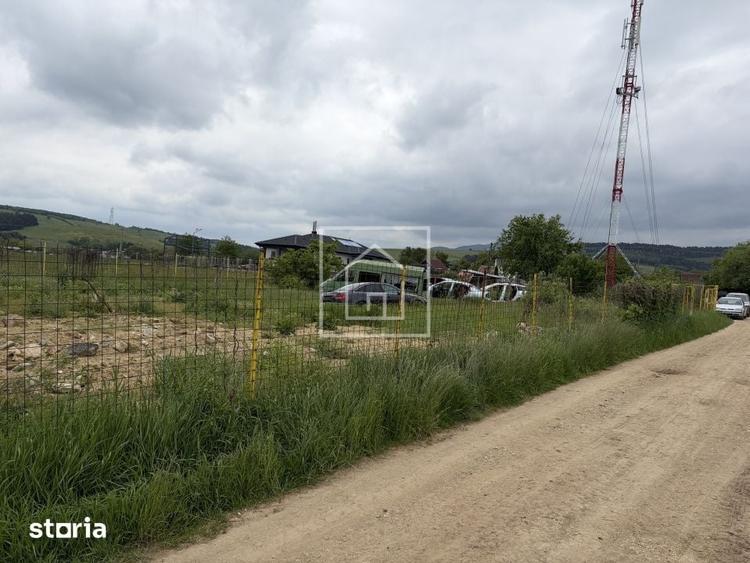 Teren de 1650 mp, în Poplaca