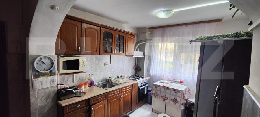 Apartament cu 2 camere semidecomandat, mobilat în Micro 4