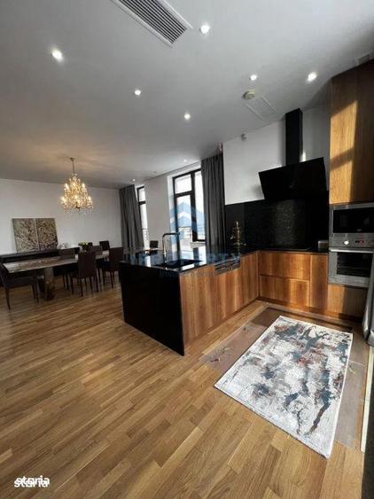 Apartament cu 5 camere în Central