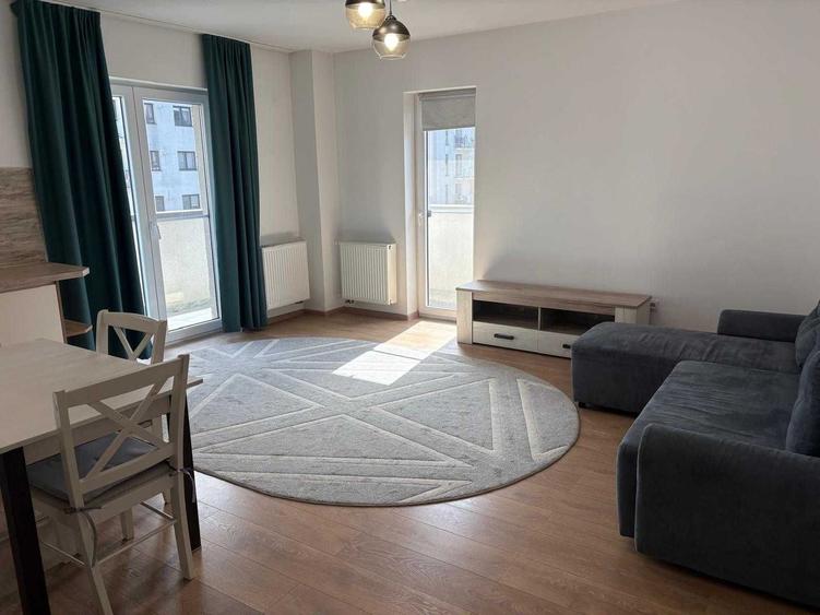 Apartament cu 3 camere decomandat, mobilat în Central