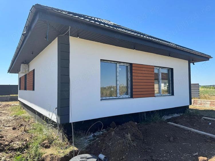 Casă cu 7 camere cu Teren 424 Mp în Central