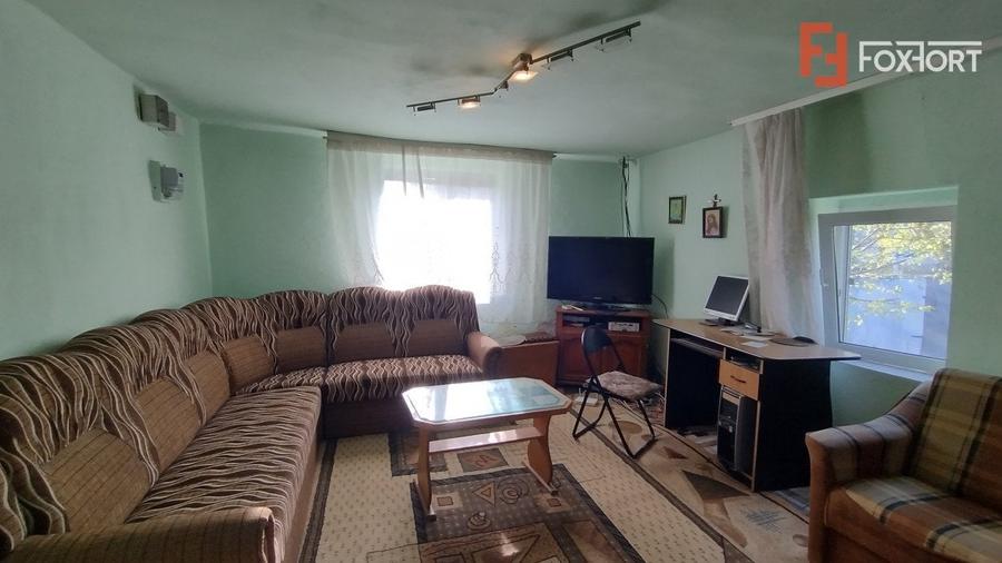 Casă individuală cu 5 camere cu Teren 1789 Mp în Checea
