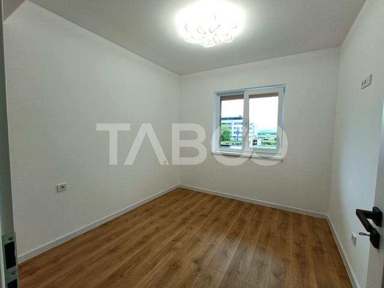 Apartament cu 3 camere decomandat în Periferie