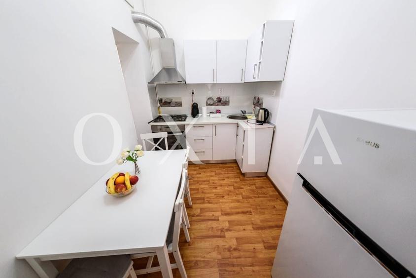 Apartament cu 2 camere semidecomandat, mobilat în P-ța Unirii
