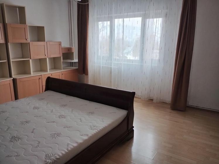 Inchiriez apartament 4 camere plopilor Nr.60 - 1