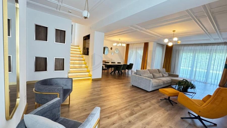 Casă cu 5 camere cu Teren 620 Mp în Central