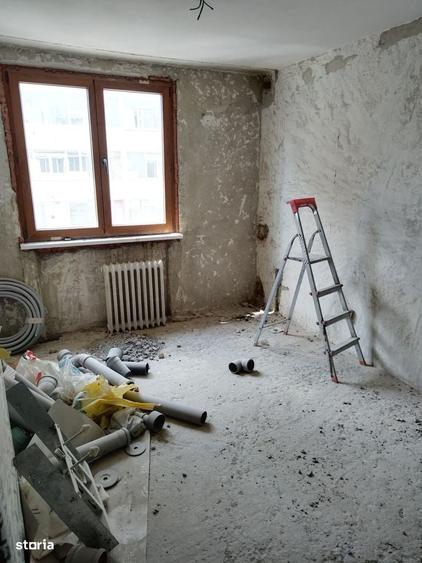 Apartament cu 3 camere decomandat în Dărmănești