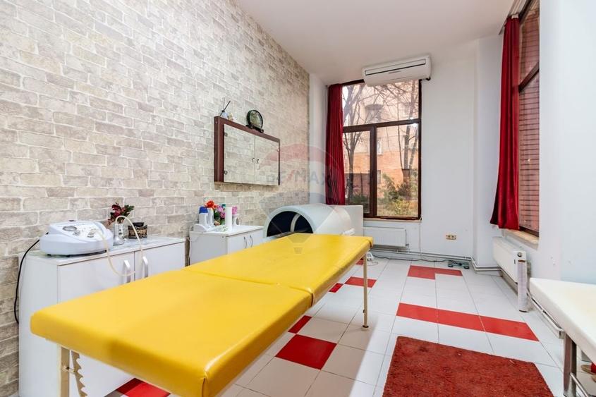 Spațiu comercial, de 132.69000244141 mp, în Lacul Tei