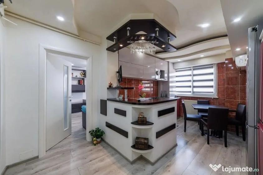 Apartament cu 3 camere decomandat în Prundu