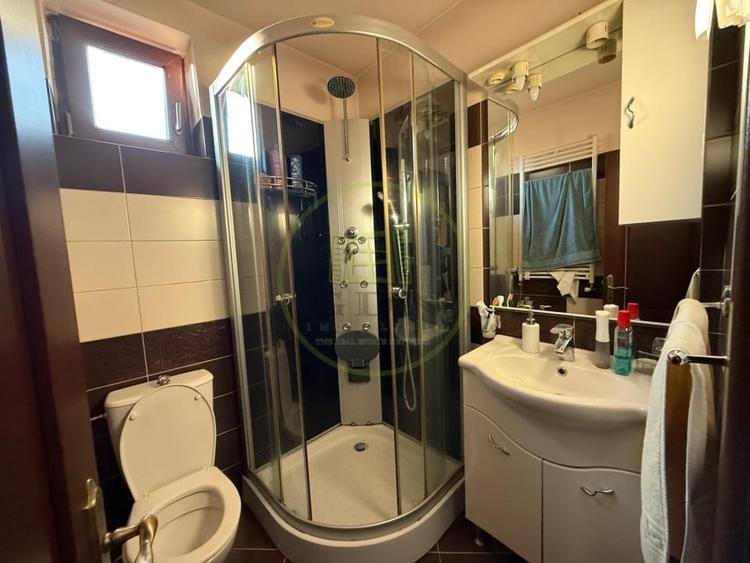Casă individuală cu 4 camere cu Canalizare în Central