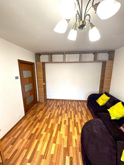 Apartament cu 4 camere decomandat în Bucur Obor