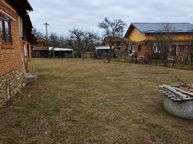 Casă cu 3 camere cu Teren 726 Mp în Boteni
