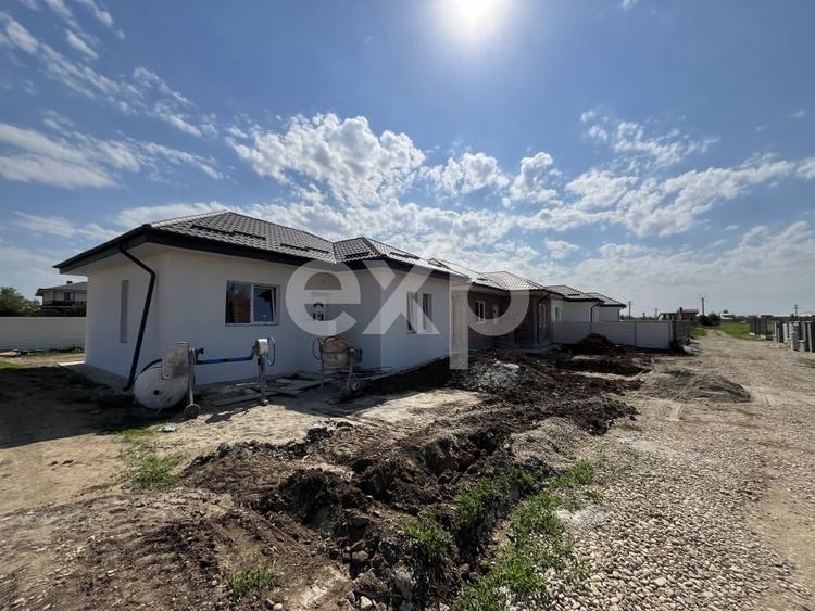 Casă individuală cu 3 camere cu Teren 275 Mp în Crevedia