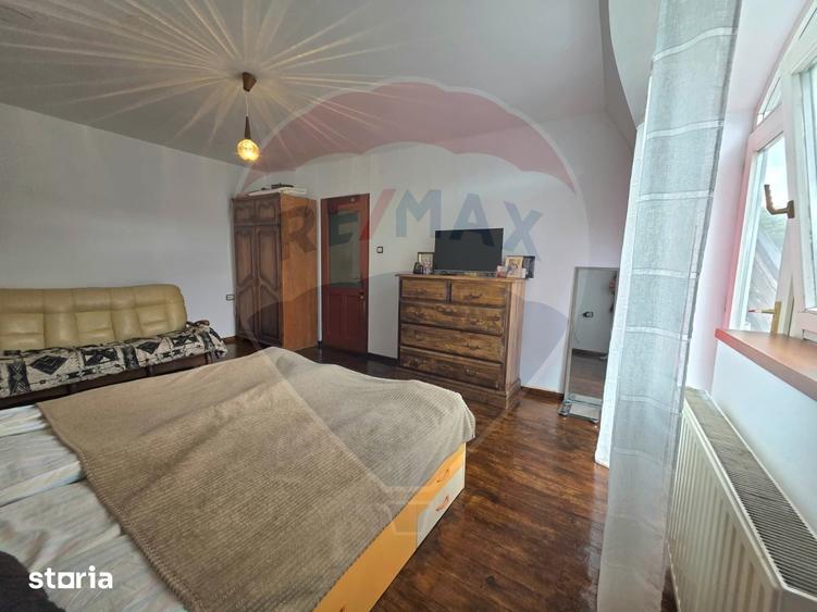 Casă cu 4 camere cu Teren 152 Mp în Central