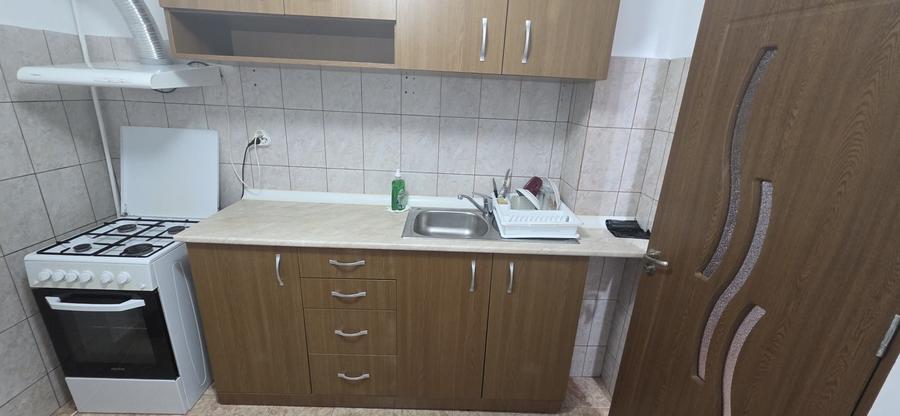 Apartament cu 2 camere decomandat în Rovine