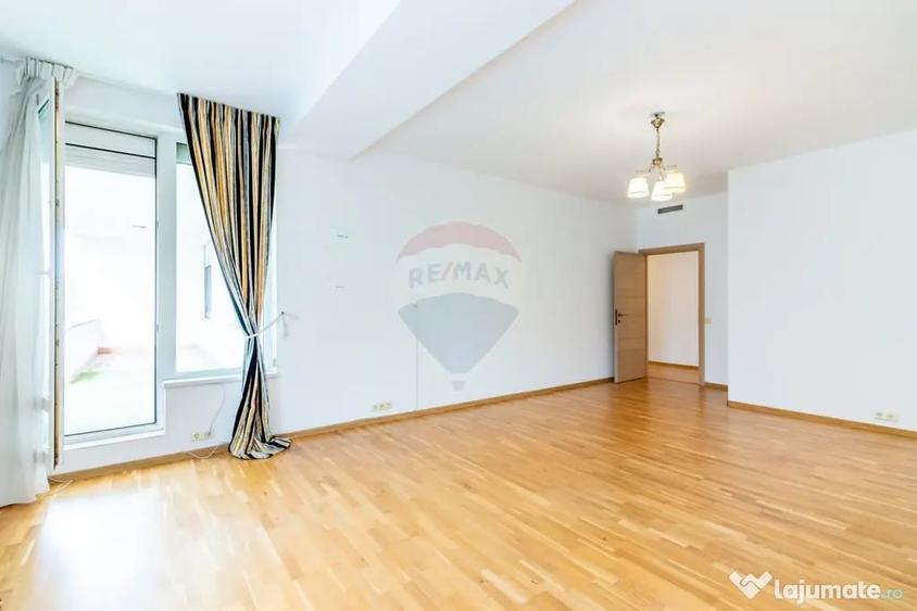 Apartament cu 4 camere decomandat în Nordului