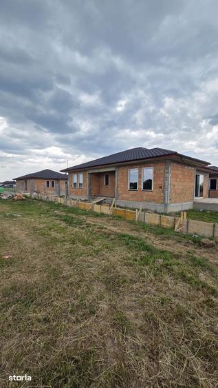 Casă cu 4 camere cu Teren 480 Mp în Central