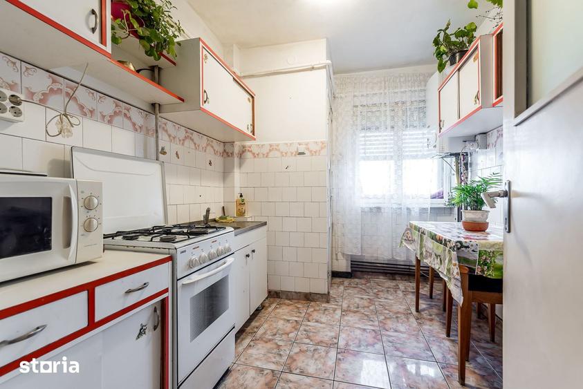Apartament cu 4 camere decomandat în Central
