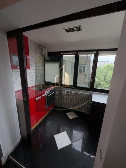 Apartament cu 4 camere decomandat, mobilat în Crângași