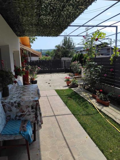 Casă cu 4 camere în Tisău