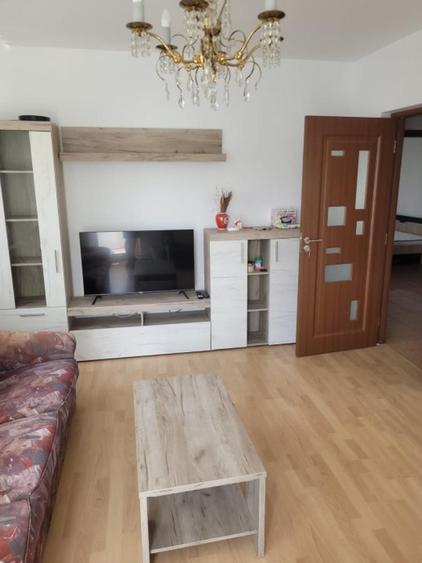 Apartament cu 3 camere decomandat în Aviației