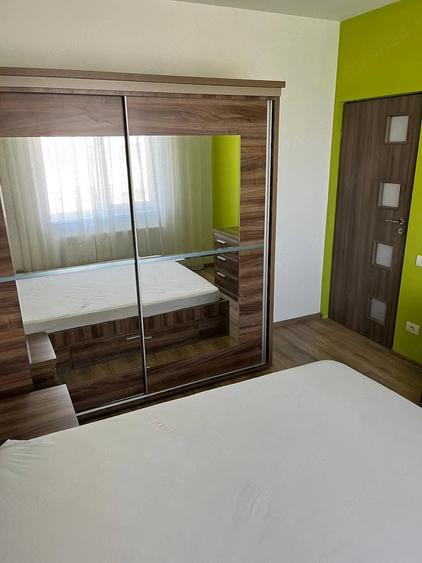 Apartament cu 2 camere semidecomandat în Giroc