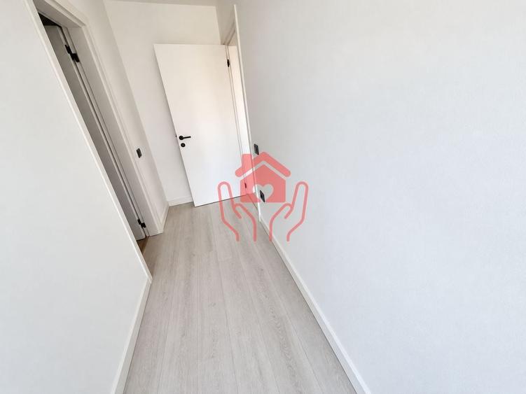Apartament cu 3 camere semidecomandat în Titan