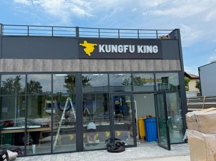Spațiu comercial, de 200 mp, în Central